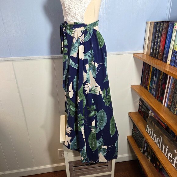 Blooming Jelly Medium White Navy Teal Open Back Crochet Faux Wrap Casual Dress - Picture 10 of 14